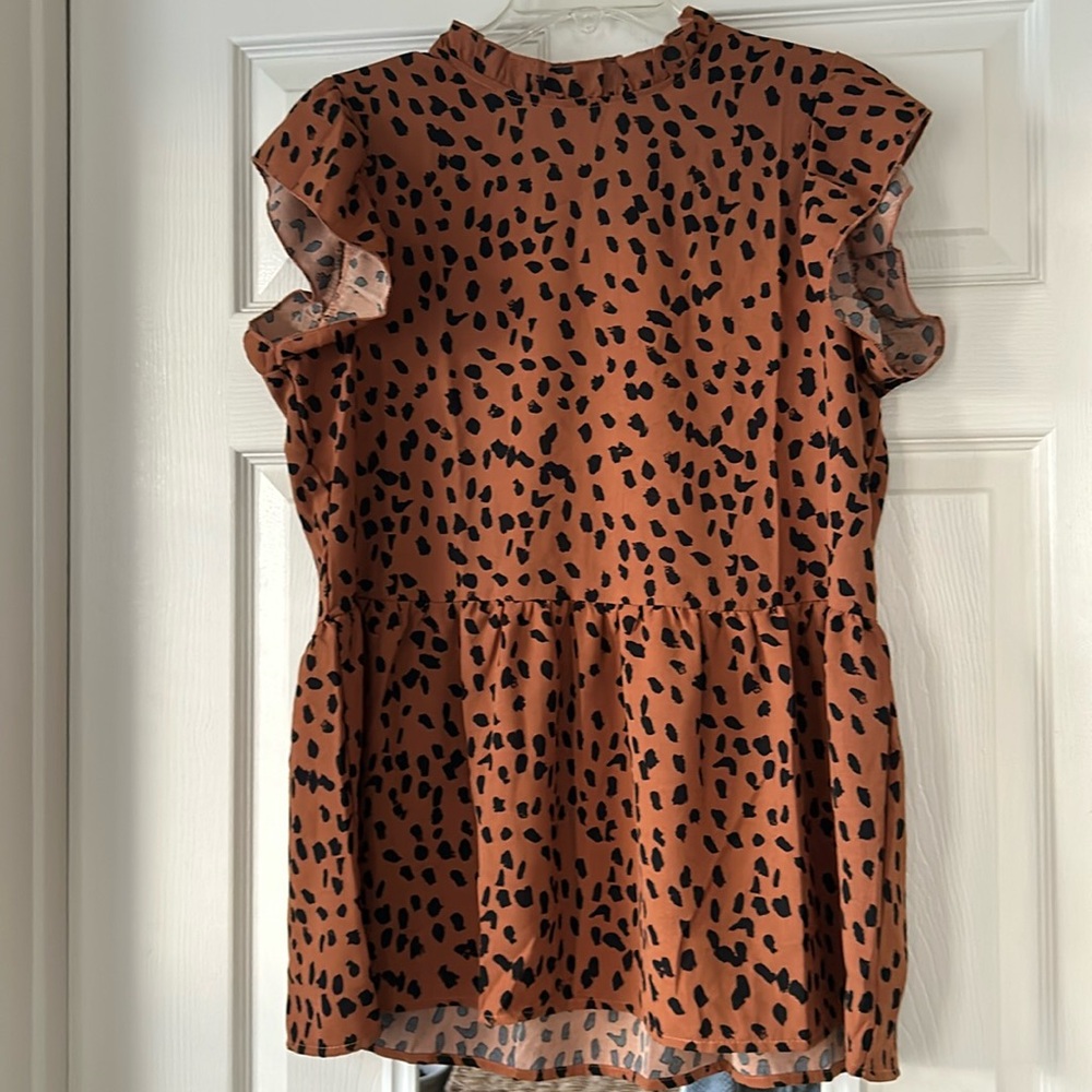 Amazon Ruffle Top - Picture 1 of 3